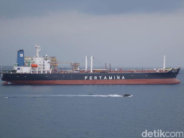 Potret Simulasi Penanganan Teror dan Minyak Tumpah di Perairan Balikpapan