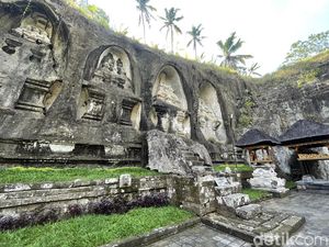 Bule Nakal di Pura Gunung Kawi, Tolak Pakai Sarung, Nggak Ada yang Telanjang Bule Nakal di Pura Gunung Kawi, Tolak Pakai Sarung, Nggak Ada yang Telanjang