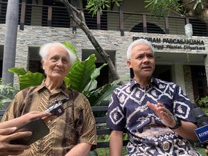 Temui Romo Magnis, Ganjar Diberi Buku soal Etika Politik dan Iman