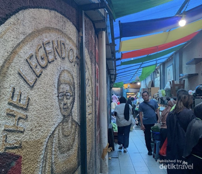 Mengunjungi Pasar Tertua Bandung yang Artsy