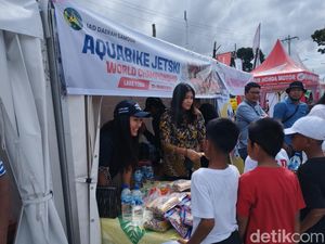 80 Stan UMKM Mejeng di Ajang Aquabike Jetski Danau Toba 2023 80 Stan UMKM Mejeng di Ajang Aquabike Jetski Danau Toba 2023