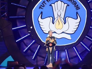 Jokowi Targetkan Guru PPPK di 2024 Tembus 1 Juta