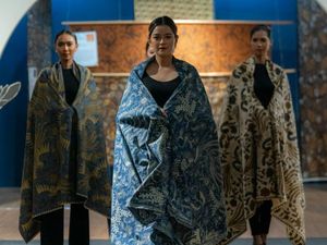 Batik Era Bung Karno Dipamerkan, Tertua Karya Maestro Go Tik Swan Batik Era Bung Karno Dipamerkan, Tertua Karya Maestro Go Tik Swan