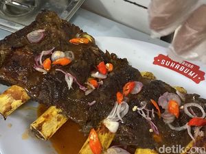 Nikmatnya Daging Iga Bakar Jumbo yang Lembut Berbalut Rempah Nikmatnya Daging Iga Bakar Jumbo yang Lembut Berbalut Rempah