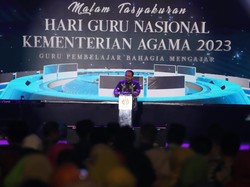 Menag Yaqut Serahkan 98.972 SK Inpassing di Hari Guru Nasional 2023