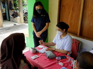 Peduli 100 Guru di Jakarta Utara Memperingati Hari Guru Nasional