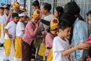 Momen Peringatan Hari Guru di Berbagai Wilayah Indonesia Momen Peringatan Hari Guru di Berbagai Wilayah Indonesia