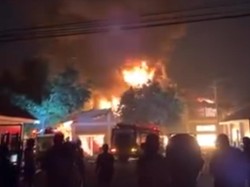 Kebakaran Pabrik Sarung Tangan di Pleret Bantul, Sempat Ada Ledakan