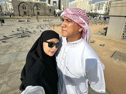 Tantri Kotak-Arda ikhtiar Batalkan Beli Mobil, Sujud Syukur Naik Haji Tahun Ini