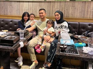 Zaskia Gotik Belum Kembali ke Dunia Hiburan demi Rida Suami Zaskia Gotik Belum Kembali ke Dunia Hiburan demi Rida Suami