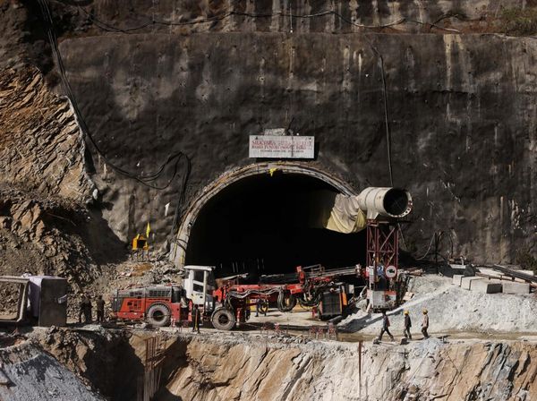 2 Minggu Sudah Pekerja Tambang India Terjebak di Terowongan