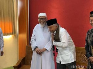 Amien Rais Terima Kopian Surat Nasihat Abu Bakar Baasyir untuk 3 Capres Amien Rais Terima Kopian Surat Nasihat Abu Bakar Baasyir untuk 3 Capres
