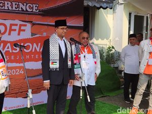Kelakar Anies Usai Lapangan JIS Tergenang: Tambah Lapangan Kerja