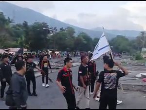 Begini Suasana Bentrok Massa Pro Palestina Vs Pro Israel di Sulut Begini Suasana Bentrok Massa Pro Palestina Vs Pro Israel di Sulut