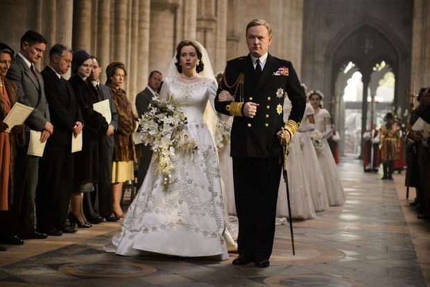 Tampilan Kostum Terbaik di Sepanjang Series The Crown Netflix