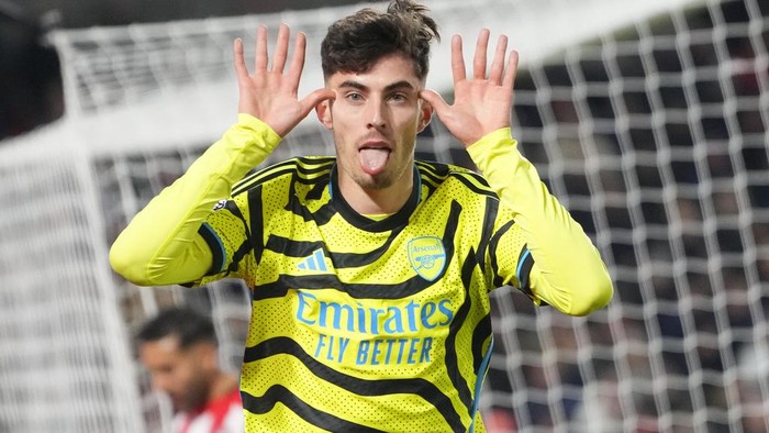Havertz, Brentford vs Arsenal Arsenals Kai Havertz celebrates after scoring his sides opening goal during the English Premier League soccer match between Brentford and Arsenal at the Gtech Community stadium in London, Saturday, Nov. 25, 2023. (AP Photo/Kirsty Wigglesworth)