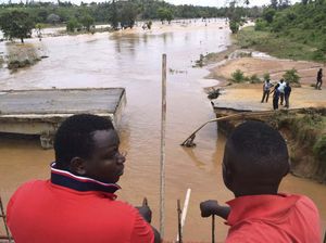 Jembatan di Kenya Putus Diterjang Banjir