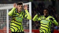 Arsenal menduduki posisi pertama klasemen Liga Inggris usai menaklukkan Brentford 1-0 pada Minggu (26/11/2023). (Foto: Action Images via Reuters/ANDREW COULDRIDGE)