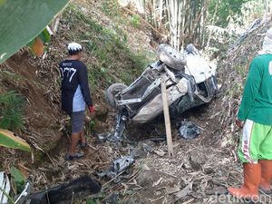 Mobil Terjun ke Jurang 50 Meter di Tikungan Tajam Cepogo Boyolali