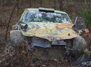 Potret Mobil Eks Wagub Sumut yang Rusak Usai Tabrak Batu saat APRC Potret Mobil Eks Wagub Sumut yang Rusak Usai Tabrak Batu saat APRC