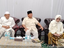 Capres Prabowo Sowan ke Ulama Langitan