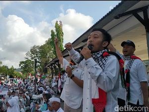 Ribuan Warga Pacitan Turun ke Jalan Serukan Kemerdekaan Palestina Ribuan Warga Pacitan Turun ke Jalan Serukan Kemerdekaan Palestina