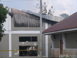 Suasana Terkini Pabrik Sarung Tangan yang Terbakar Hebat di Pleret Bantul