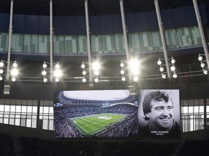 Manajer Legendaris Inggris Terry Venables Meninggal Dunia