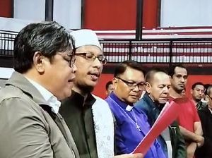 Tokoh Agama Bacakan Kesepakatan Damai Usai Muncul Bentrokan di Bitung Tokoh Agama Bacakan Kesepakatan Damai Usai Muncul Bentrokan di Bitung