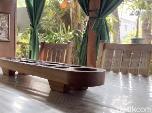 Nongkrong Asyik Rumah Joglo Jadul Bernuansa Jateng di Kuta Bali