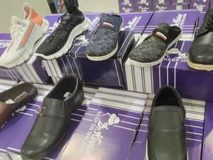 Banjir Diskon! Beli Sepatu-Sandal di Transmart Full Day Sale Mulai dari Rp 45 ribuan Banjir Diskon! Beli Sepatu-Sandal di Transmart Full Day Sale Mulai dari Rp 45 ribuan