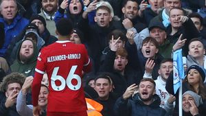 Selebrasi Lucu ala Trent Alexander-Arnold: Di Depan Fans Man City