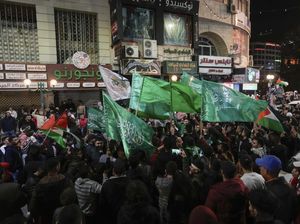 Dibebaskan Israel, Puluhan Tahanan Asal Palestina Disambut Bak Pahlawan