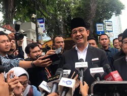 Kompak Pakai Peci, Anies-Cak Imin Hadiri Deklarasi Pemilu Damai di KPU