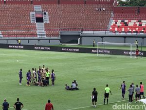 Arema FC Vs Persik Kediri: Singo Edan Diterkam Macan Putih 0-1 Arema FC Vs Persik Kediri: Singo Edan Diterkam Macan Putih 0-1