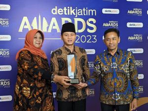 Bupati Trenggalek Sabet Penghargaan detikJatim Awards
