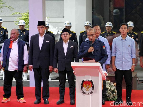 Foto Lengkap 3 Capres-Cawapres Teken Deklarasi Kampanye Pemilu Damai 2024