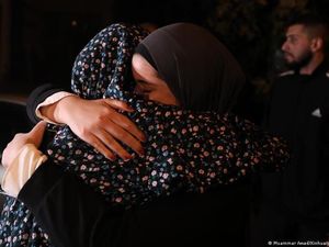 Gencatan Senjata Masuki Hari Terakhir, Hamas Isyaratkan Perpanjang Jeda