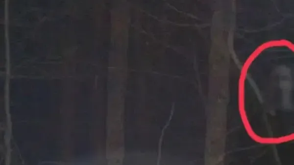 Hii! Foto Hantu Terekam Kamera Ponsel, Bikin Bergidik