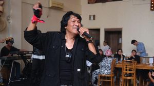Potret Rumah Ikang Fawzi, Konsep Betawi yang Luas Banget!