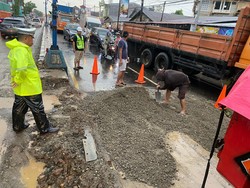 Jalan Tol Arah Bandara Makassar Macet Parah Dipicu Pemasangan Gorong-gorong