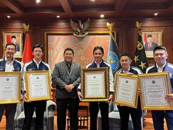 Kepala BNN RI Beri Penghargaan ke 5 Orang Kelompok Ahli