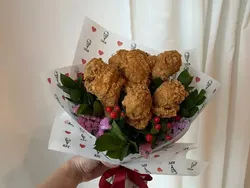 Bukan Bunga, 5 Pengantin Ini Bawa Buket Makanan yang Unik Bukan Bunga, 5 Pengantin Ini Bawa Buket Makanan yang Unik