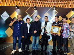 KPID Jabar Diganjar Penghargaan Inovatif-Kolaboratif KPI Award 2023