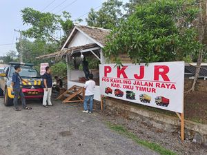 Heboh Polisi Gerebek Pos Pungli Sopir Truk Batu Bara di OKU Timur Heboh Polisi Gerebek Pos Pungli Sopir Truk Batu Bara di OKU Timur