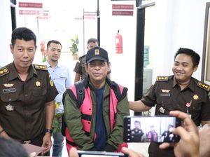 Eks Rektor UIN Sumut Saidurrahman DPO Kasus Korupsi Menyerahkan Diri Eks Rektor UIN Sumut Saidurrahman DPO Kasus Korupsi Menyerahkan Diri