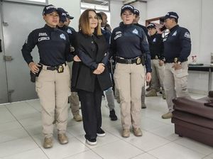 Desainer Ditahan karena Selundupkan Tas dari Kulit Hewan Eksotis