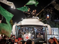 Harapan dan Tangis Warga Palestina Usai 1.968 Tahanan Dibebaskan