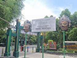 Berburu Barang Antik di Pasar Triwindu Kota Solo