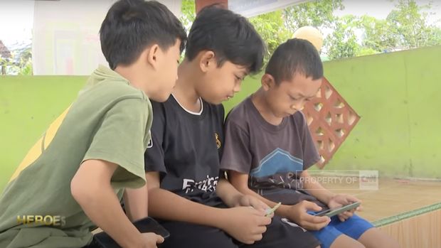 Tayangan CNN Indonesia TV bertajuk Pemuda Penggerak Internet Desa yang menjadi bagian dari program CNN Heroes berhasil memenangkan penghargaan Anugerah Komisi Penyiaran Indonesia (KPI) 2023.